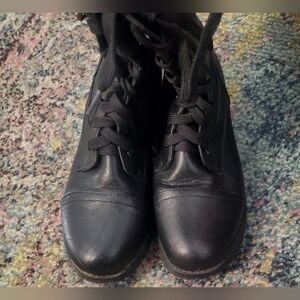 Women's black size 7 Combat boots